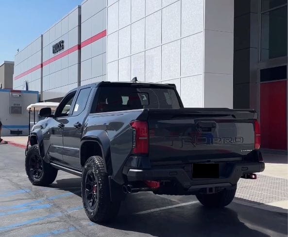 Toyota Tacoma TRD Pro 2024 - EVO Motors