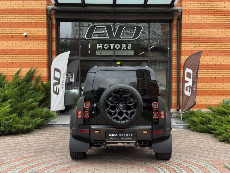 Land Rover Defender OCTA Edition One 2025 - EVO Motors